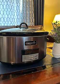 Crock-Pot 8-Quart Slow Cooker, Programmable, Black Stainless